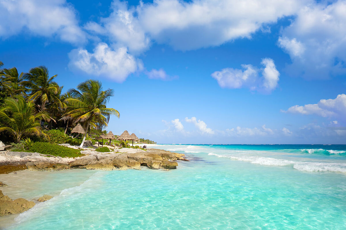 Warm sunny Riviera Maya weather in April